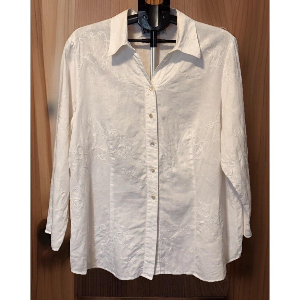 Edward Woman 1X White Irish Linen 3/4 Sleeve Embroidered Blouse Abalone Buttons